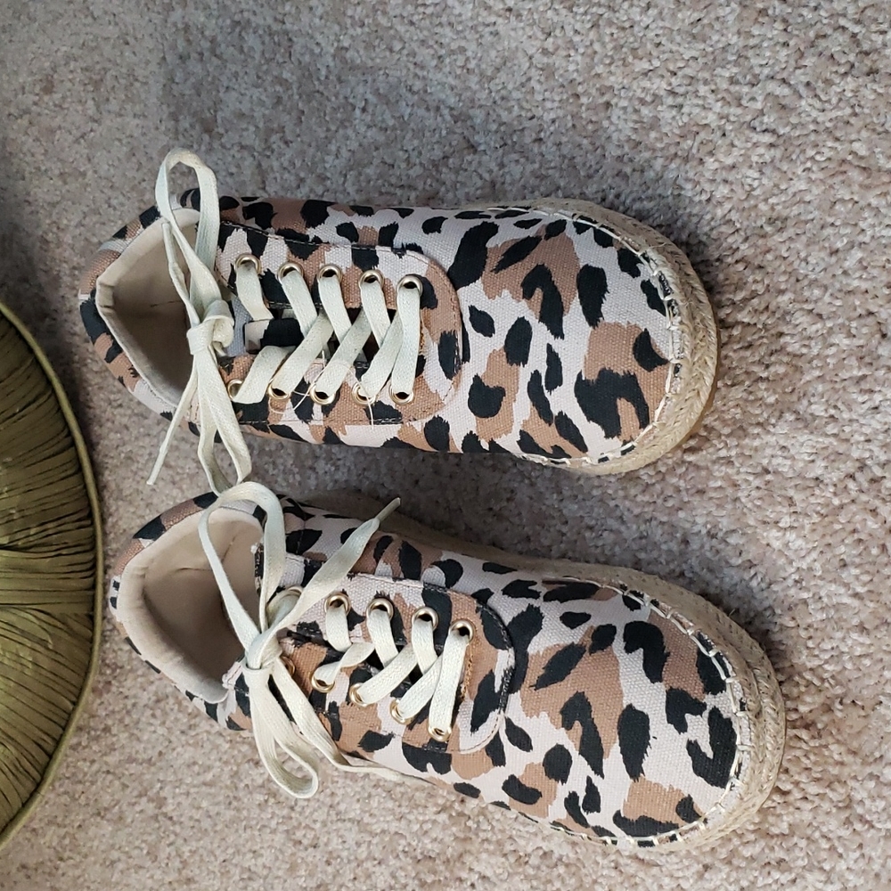 Canvas sneakers